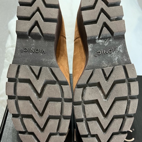 Vionic; Ladies; Water Repellent Suede Booties; Size 9 (40); Hazal - Picture 13 of 13